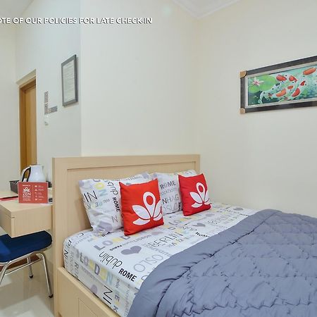 Zen Rooms Near Stasiun Sudirman Jacarta Exterior foto