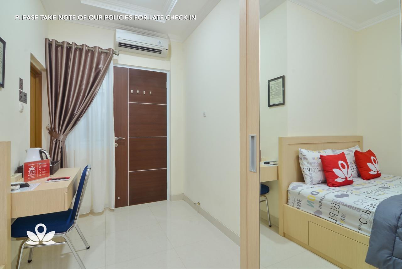 Zen Rooms Near Stasiun Sudirman Jacarta Exterior foto
